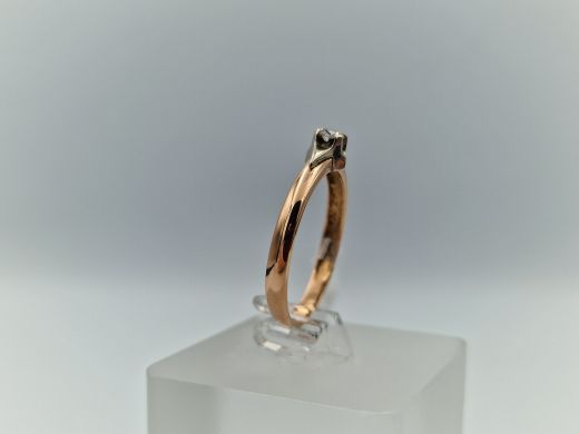 Gold ring with zircon, 1.87 g, size 18.5