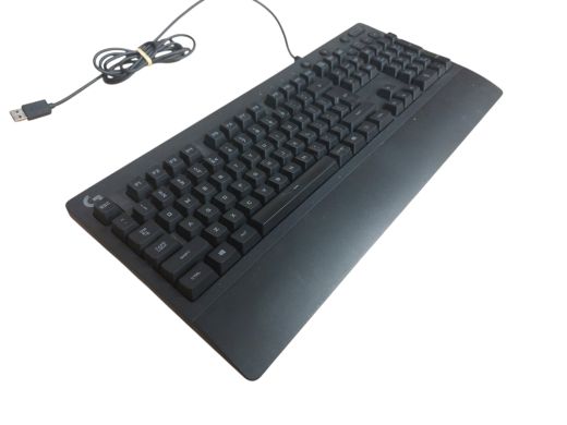 Logitech G213 