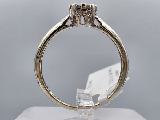 Gold ring with diamond, 2.01 g, size 17
