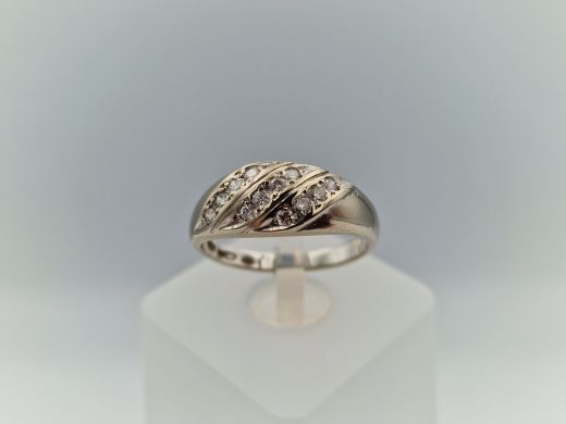 Золотое кольцо с бриллиантом, 2.91 г, разм. 16