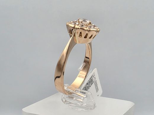 Gold ring with zircon