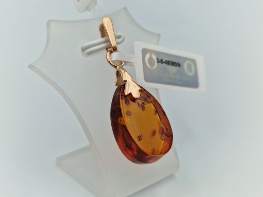 Zelta kulons ar dzintaru, 2.17 g