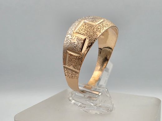 Gold ring