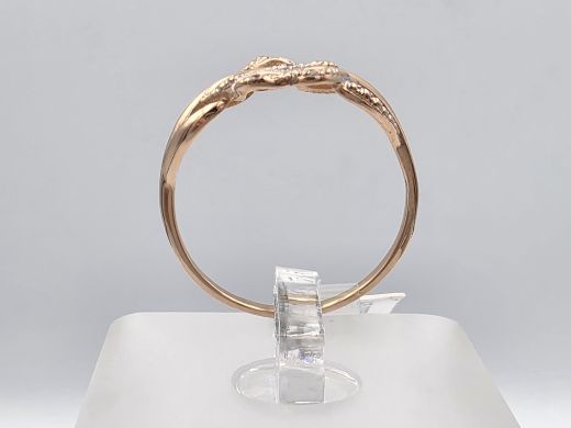 Gold ring with zircon