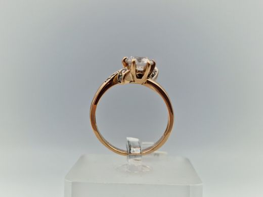 Золотое кольцо с цирконом, 4.18 г, разм. 18