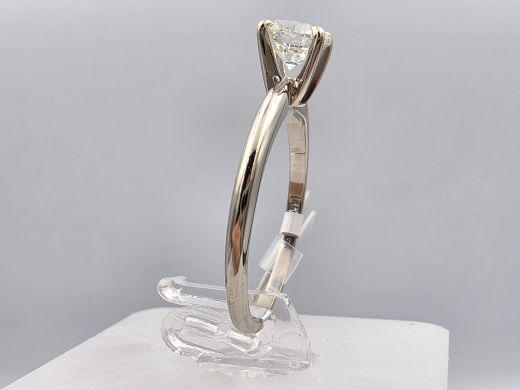 Gold ring with diamond, 1.84 g, size 17