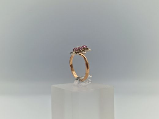 Золотое кольцо с кораллом, 2.18 г, разм. 17.5