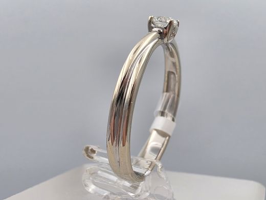 Gold ring with diamond, 1.96 g, size 17