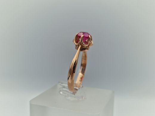 Zelta gredzens ar koraļļi, 3.36 g, izm. 18