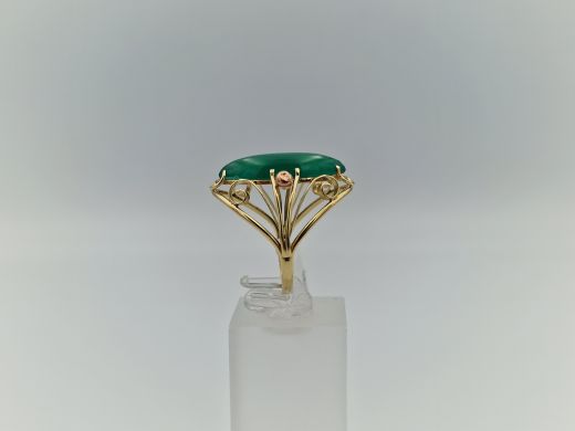 Zelta gredzens ar halcedonu, 4.28 g, izm. 17.5