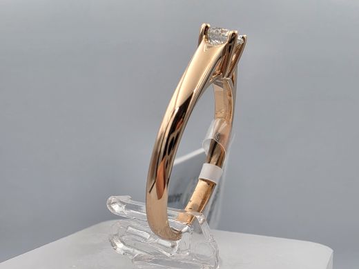 Gold ring with diamond, 2.08 g, size 16.5