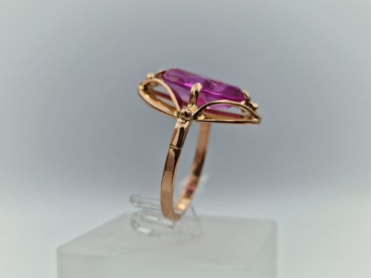 Zelta gredzens ar koraļļi, 4.49 g, izm. 18