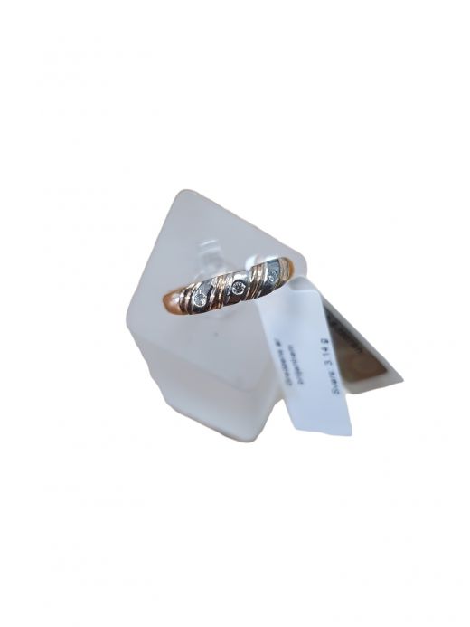 Золотое кольцо с бриллиантом, 3.14 г, разм. 17.5