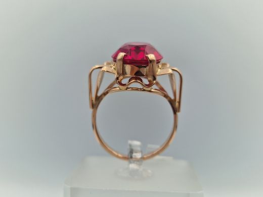 Zelta gredzens ar koraļļi, 7.07 g, izm. 18.5