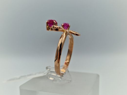 Zelta gredzens ar koraļļi, 3.34 g, izm. 17.5