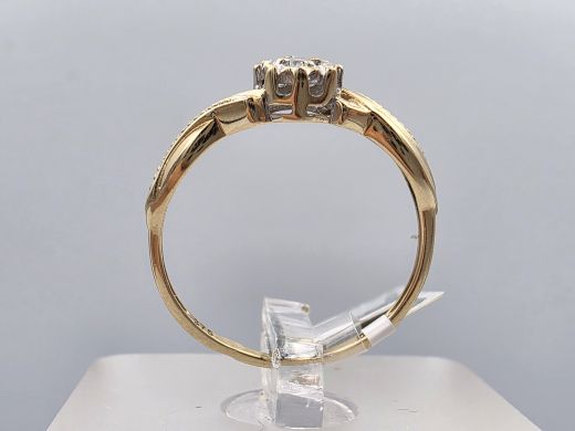 Gold ring with diamond, 1.37 g, size 17.5