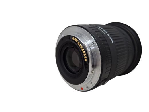 Sigma 18-50mm f/2.8 EX MACRO 