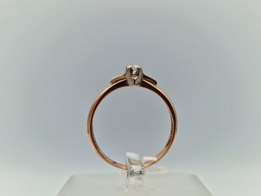 Gold ring with zircon, 1.87 g, size 18.5