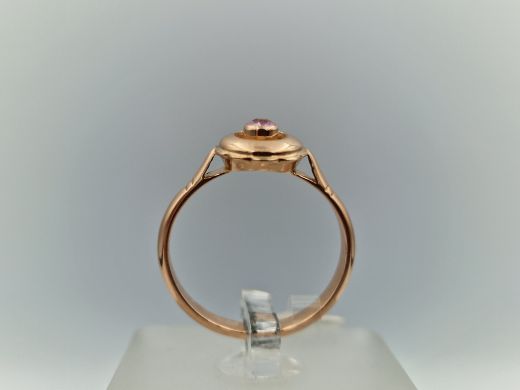 Zelta gredzens ar koraļļi, 3.06 g, izm. 18