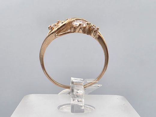 Gold ring with zircon, 1.94 g, size 15.5