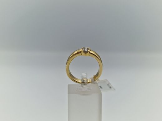 Золотое кольцо с бриллиантом, 7.11 г, разм. 18.5