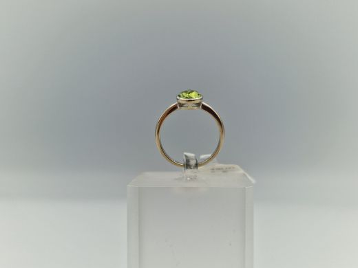 Zelta gredzens ar peridotu, 1.78 g, izm. 16