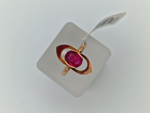 Золотое кольцо с кораллом, 2.69 г, разм. 16.5