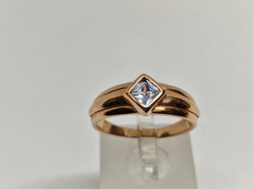 Золотое кольцо с цирконом, 3.3 г, разм. 17.5