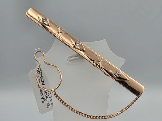 Gold Kaklasaites saspraude with zircon, 4.20 g