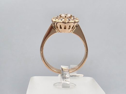 Gold ring with zircon