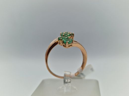 Zelta gredzens ar briljantiem un smaragdiem, 3.5 g, izm. 18