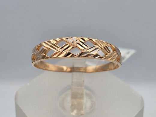 Gold ring, 0.96 g, size 17