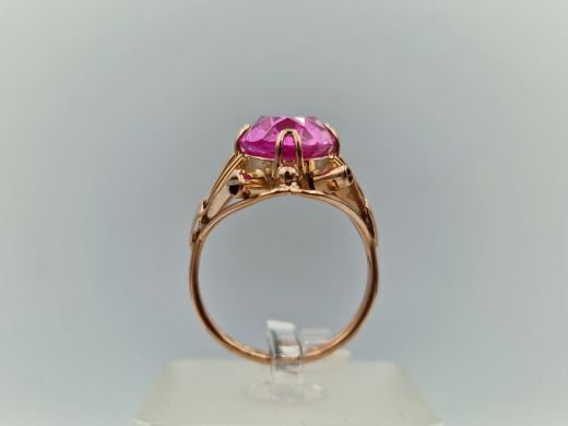 Zelta gredzens ar koraļļi, 6.64 g, izm. 19