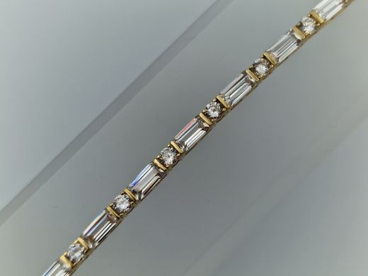 Zelta rokassprādze ar cirkoniju, 10.06 g, izm. 19.5