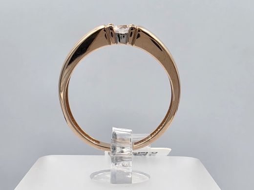 Gold ring with zircon, 2.14 g, size 17