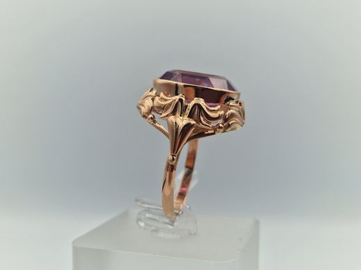 Zelta gredzens ar koraļļi, 6.54 g, izm. 18.5