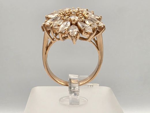 Gold ring with zircon, 9.26 g, size 17.5