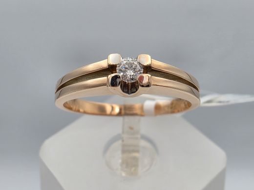 Gold ring with diamond, 3.64 g