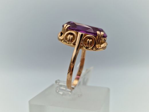 Zelta gredzens ar koraļļi, 8.42 g, izm. 20