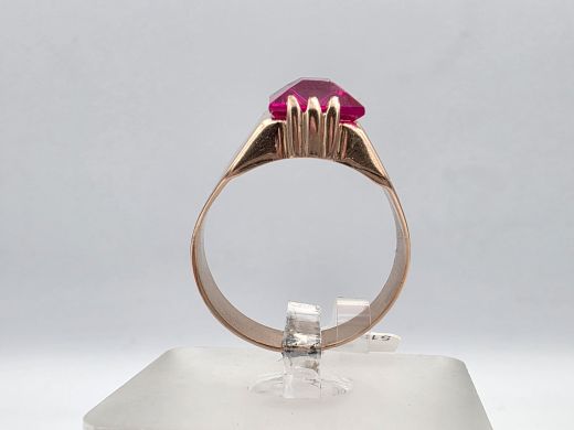 Золотое кольцо с кораллом, 5.42 г, разм. 18