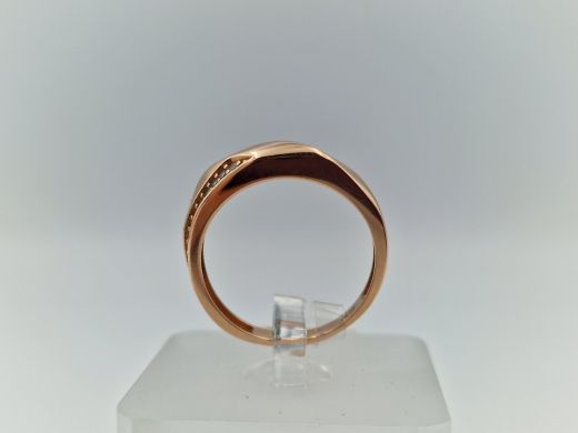 Золотое кольцо с цирконом, 2.3 г, разм. 17.5