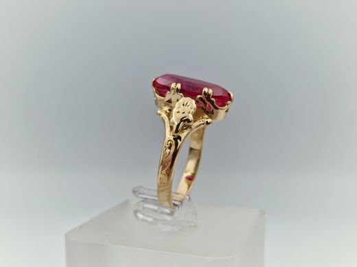 Zelta gredzens ar koraļļi, 4.72 g, izm. 17