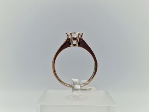 Золотое кольцо с цирконом, 2.4 г