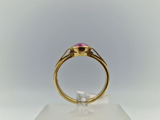 Zelta gredzens ar koraļļi, 3.39 g, izm. 17