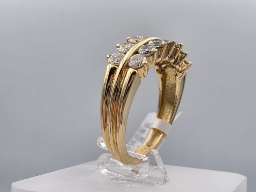 Gold ring with diamond, 5.00 g, size 17