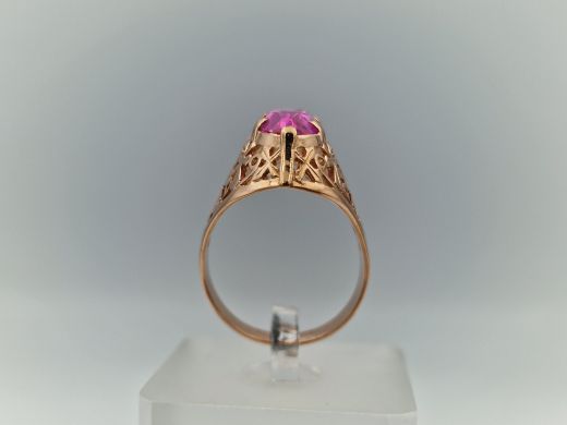 Zelta gredzens ar koraļļi, 6.52 g, izm. 19