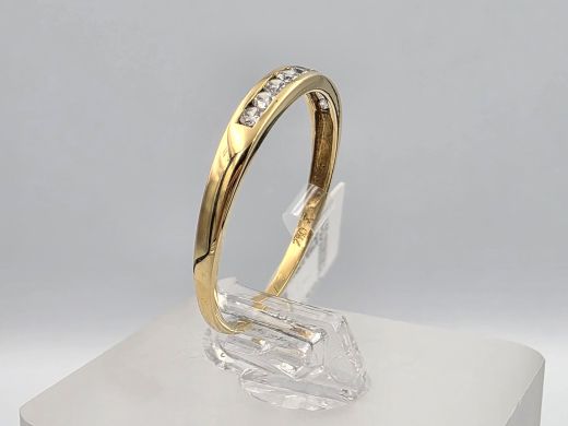 Gold ring with zircon, 1.27 g, size 18