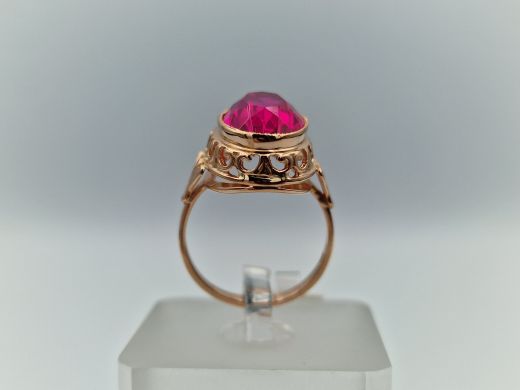 Zelta gredzens ar koraļļi, 5.2 g, izm. 17.5
