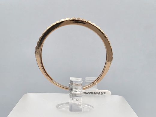 Gold ring with zircon