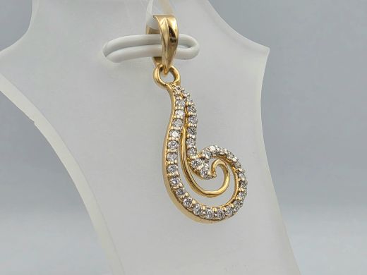 Gold pendant with diamonds